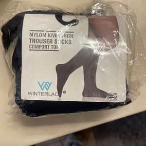 Women’s queen size trouser socks 6 pairs charcoal gray in color